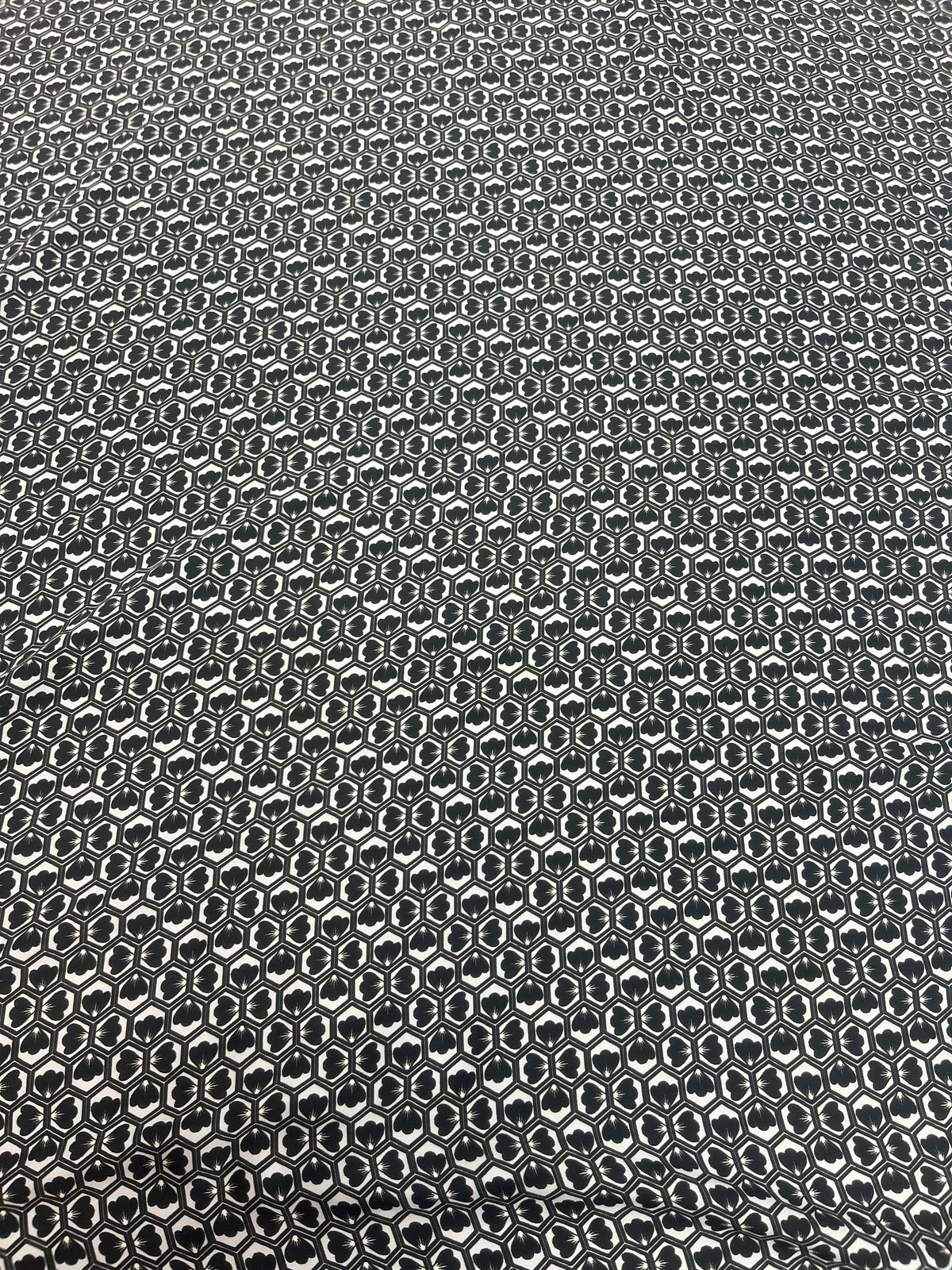 Wild Rag 45x45 black/silver peddle medallion
