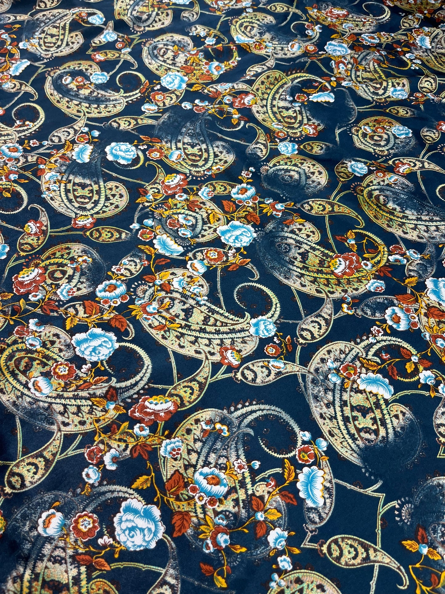 Wild Rag 45x45, blue floral/ golden paisley
