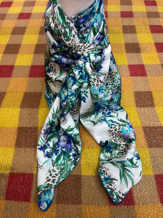 Wild Rag 45x45 cream/green/turquoise/purple floral