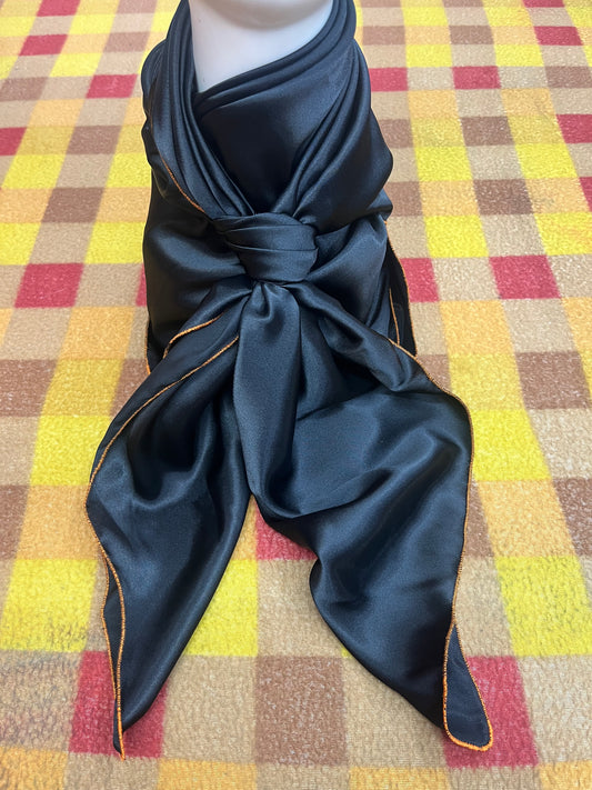 Wild Rag 45x45 black solid/ orange stitching