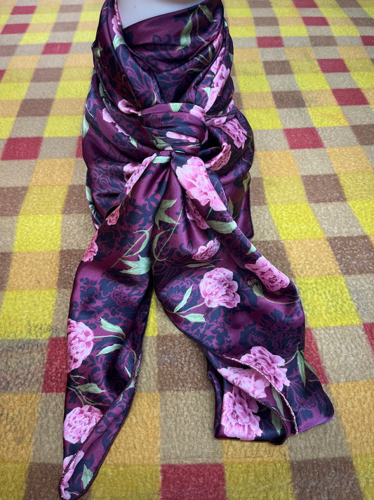 Wild Rag 45x45 plum purple/ pink rose