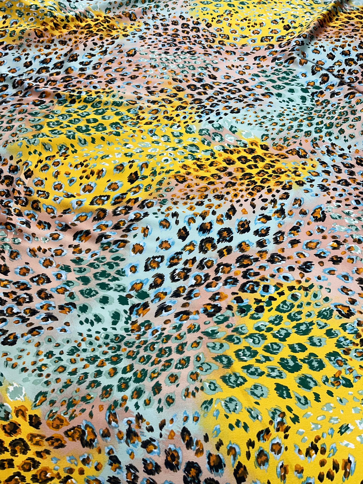 Wild Rag 45x45 multi color/ leopard print