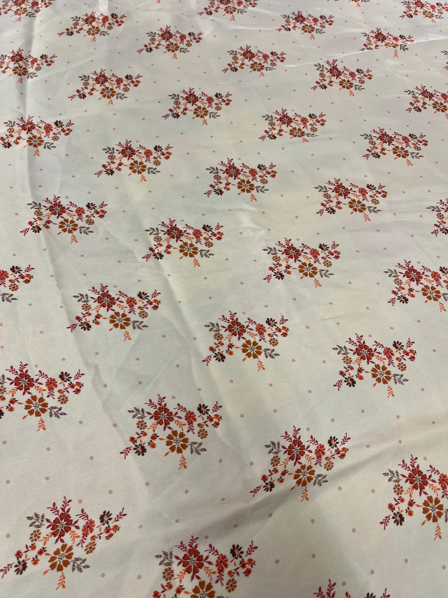 Wild Rag 45x45 ivory/ red/ orange floral