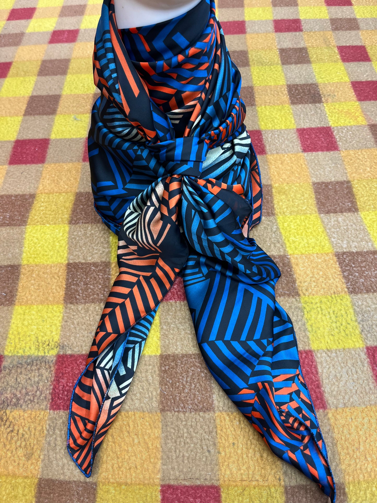 Wild Rag 45x45 red/white/blue spiderweb