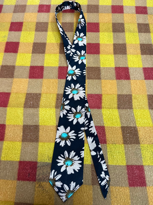 60” Necktie, 12x12” pocket square.
