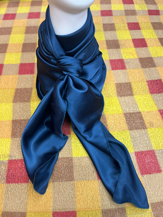 Wild Rag 45x45 solid navy teal