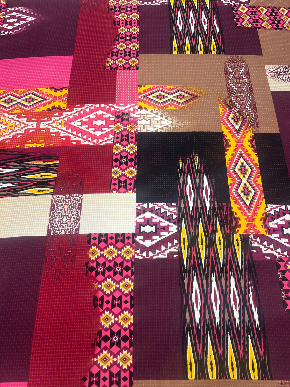 WildRag 45x45 pink/brown/red patchwork/tribal