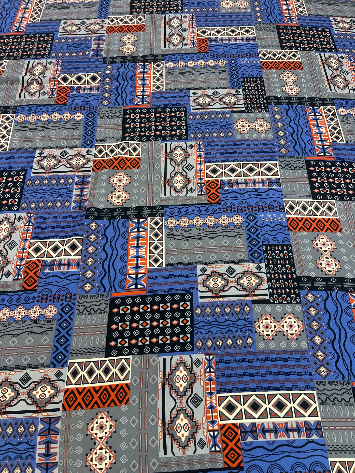 Wild Rag 45x45 blue/silver/red tile tribal