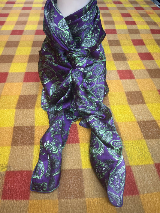 Wild Rag 45x45 purple/green paisley