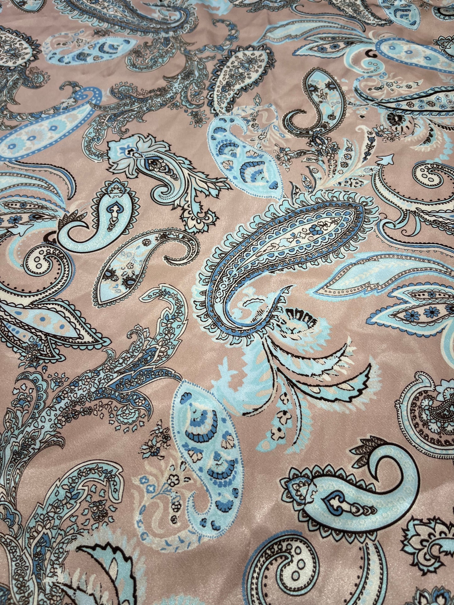 Wild Rag 45x45 pink/ baby blue paisley