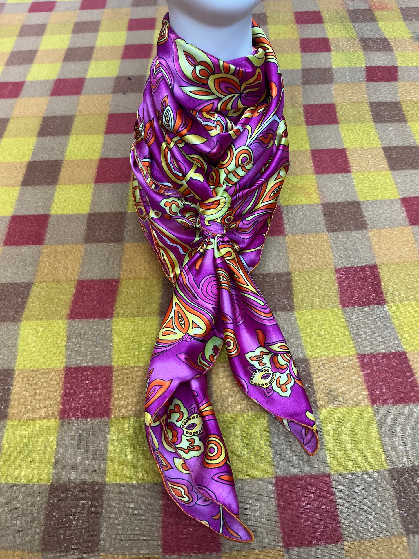 Wild Rag 45x45 pink/orange/yellow paisley floral