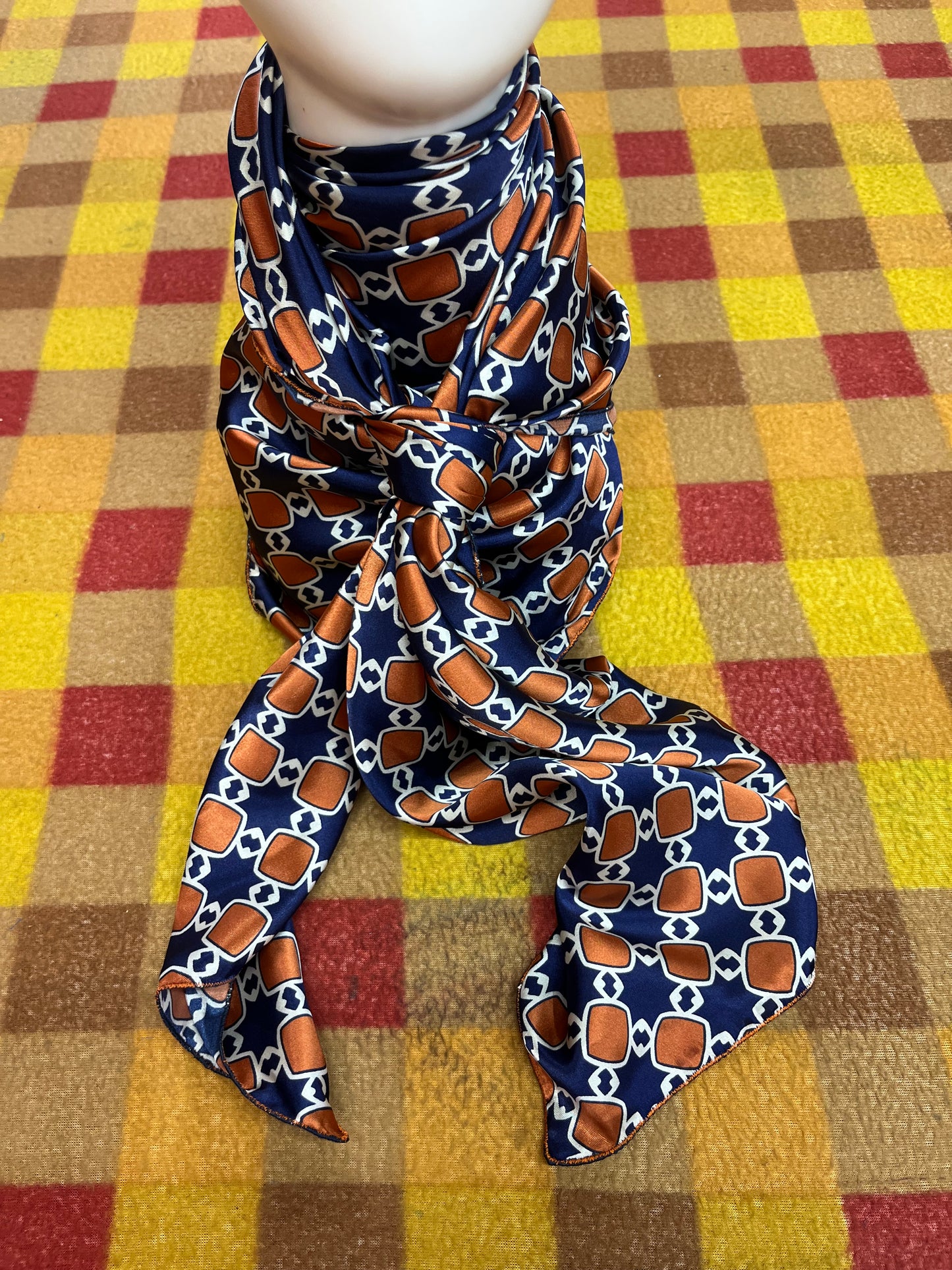 Wild Rag 45x45 navy/ orange polka dots