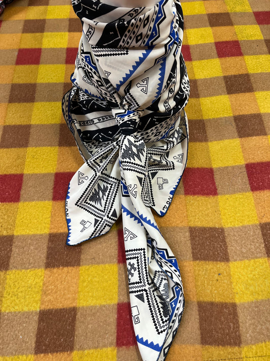 Wild Rag 45x45 white/black/blue tribal