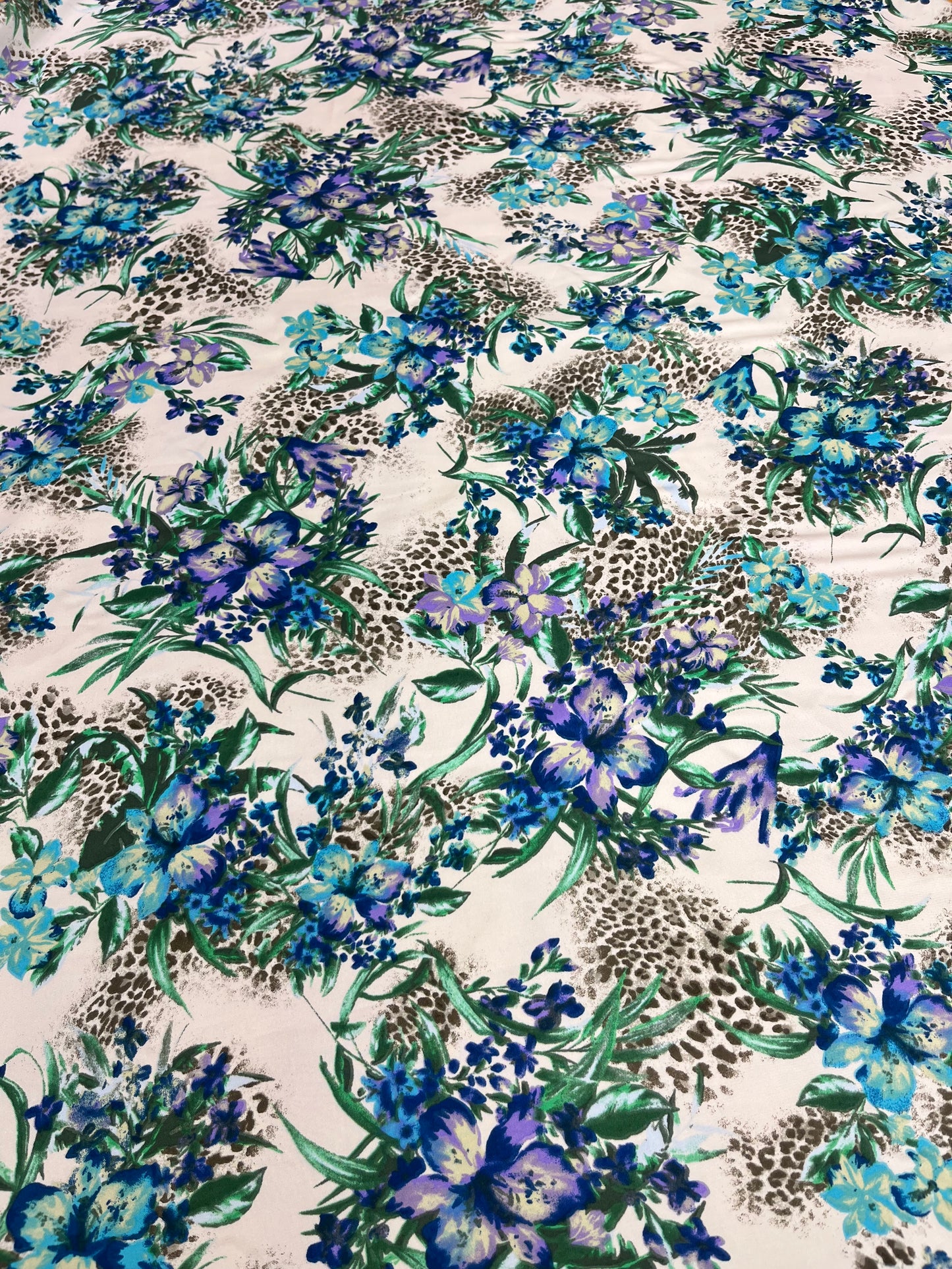 Wild Rag 45x45 cream/green/turquoise/purple floral