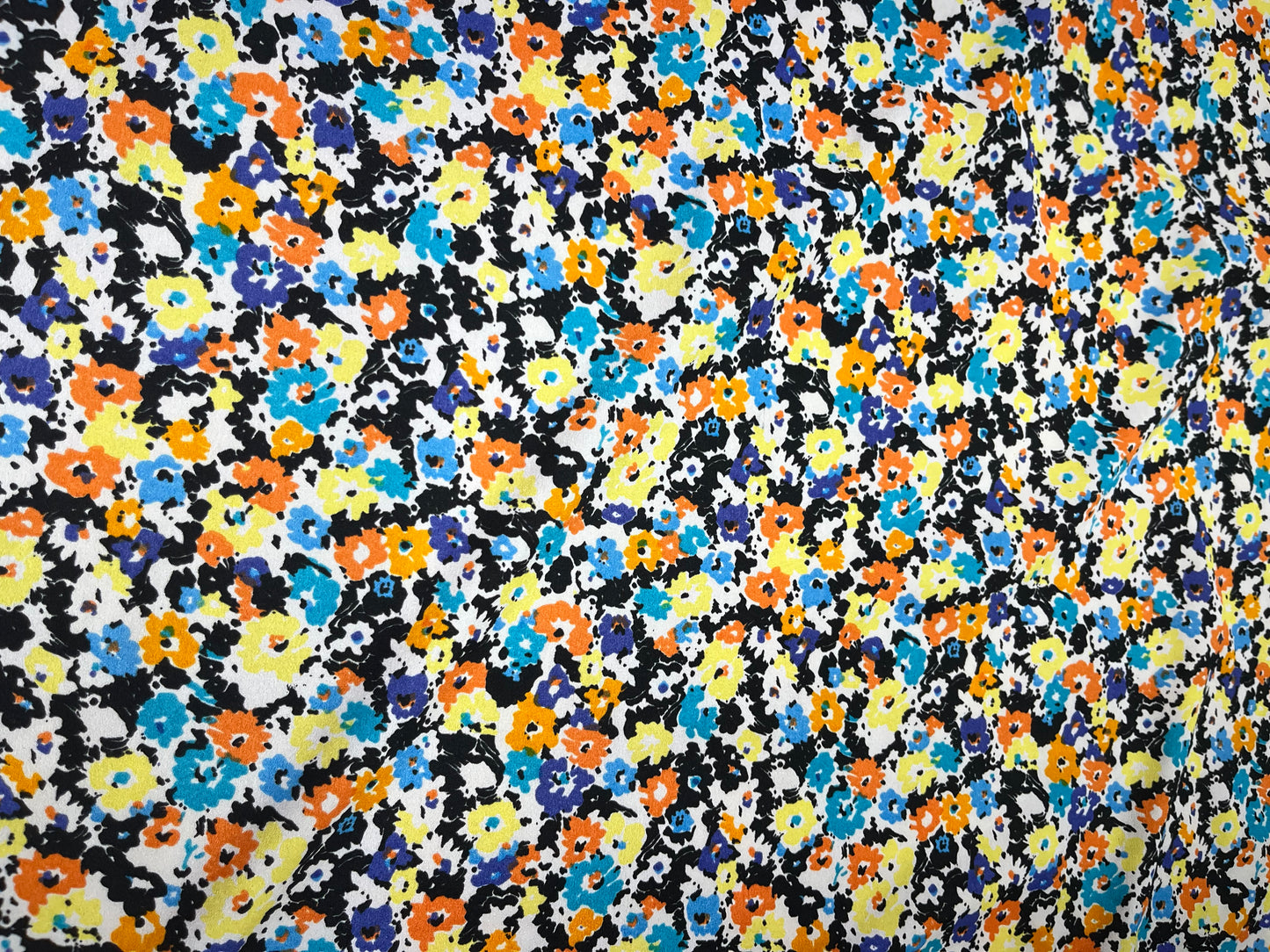 Wild Rag45x45 blue/orange/yellow flowers