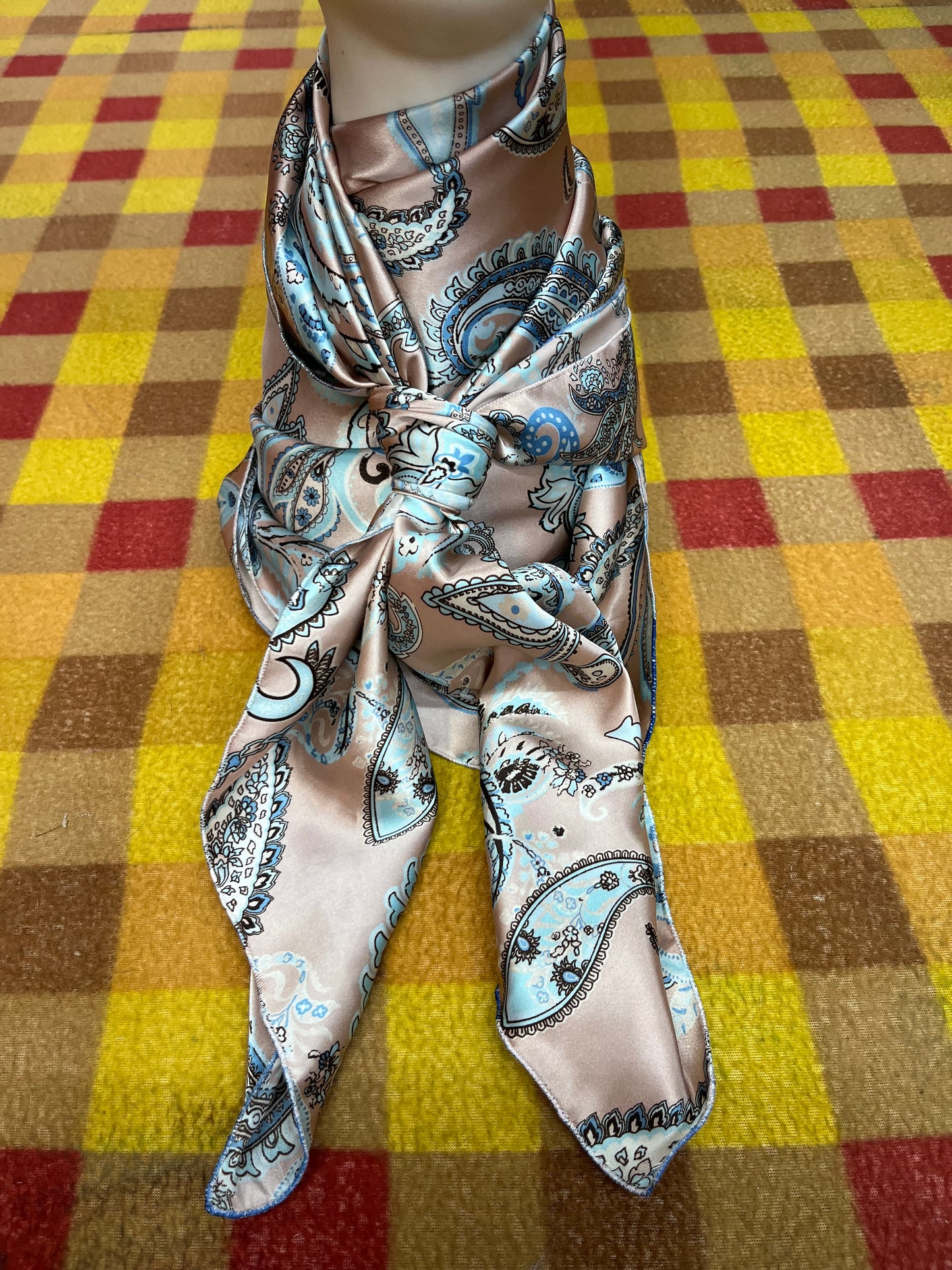 Wild Rag 45x45 pink/ baby blue paisley