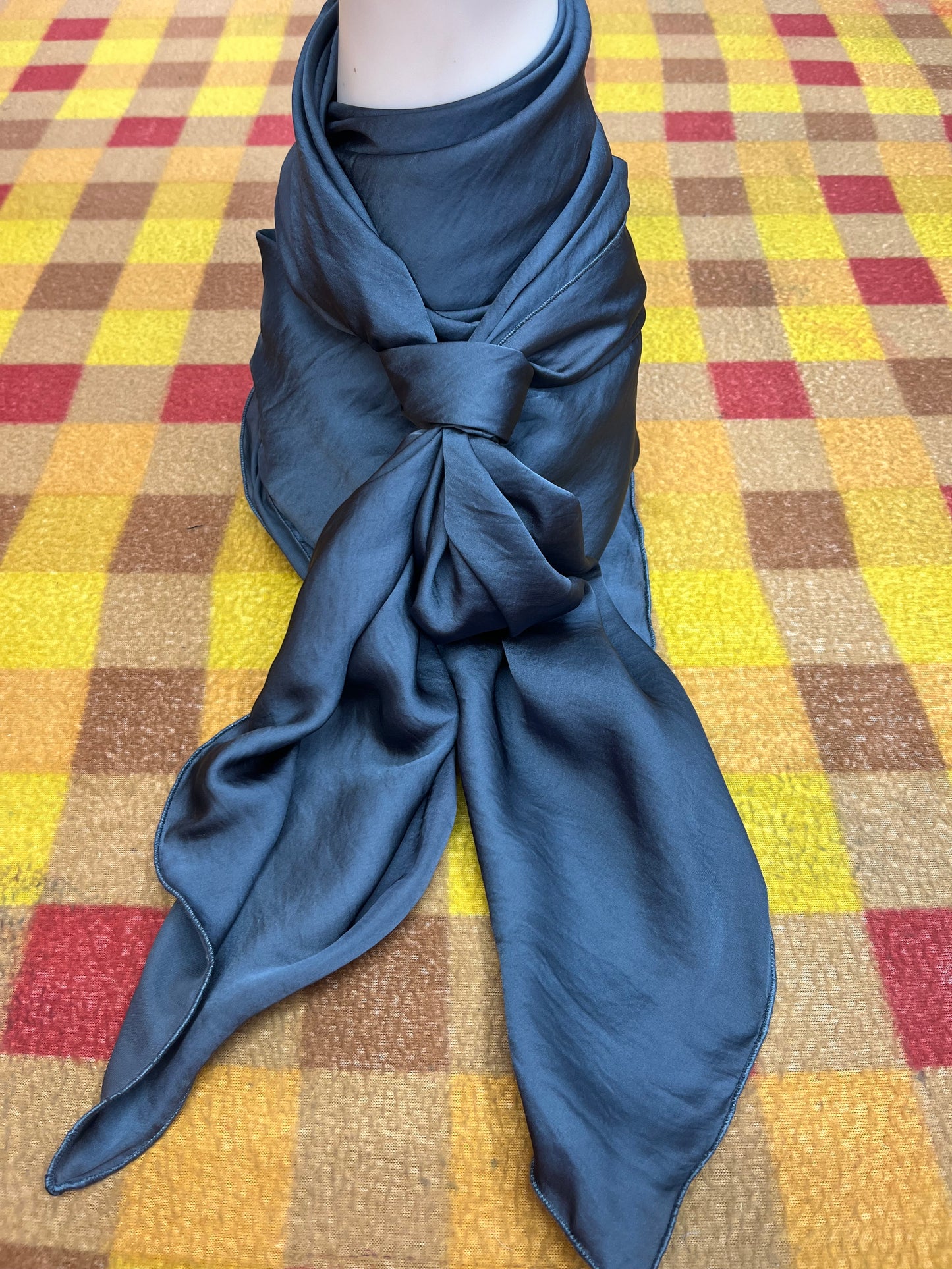 Wild Rag 45x45  Dark Grey solid lightweight