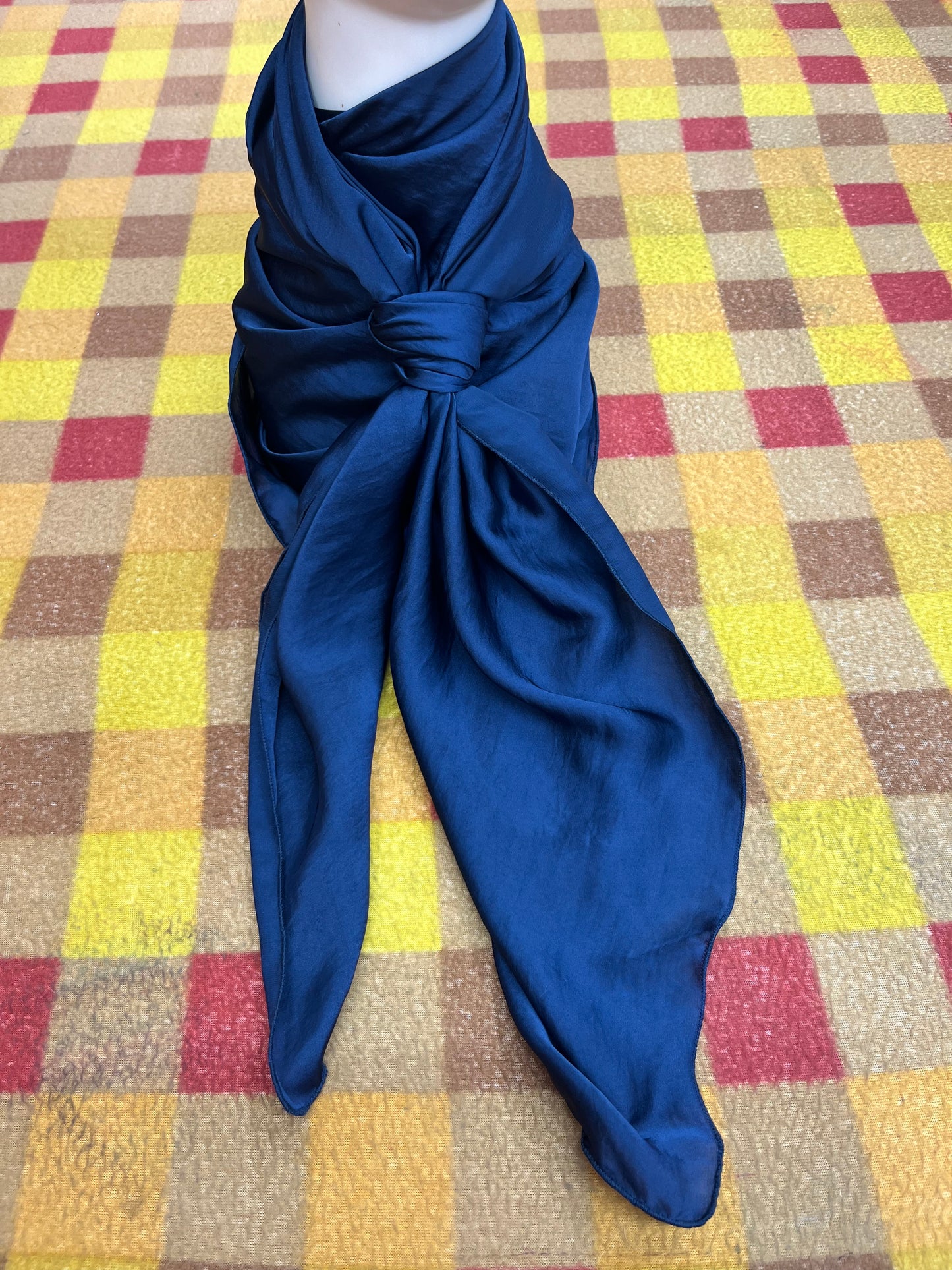 Wild Rag 45x45 navy blue solid lightweight