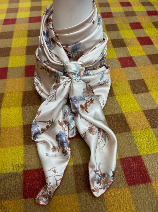 Wild Rag 45x45 cream/bluegrey/ tan floral