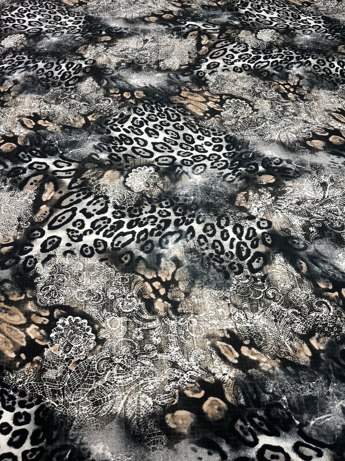 Wild Rag 45x45 animal print /paisley