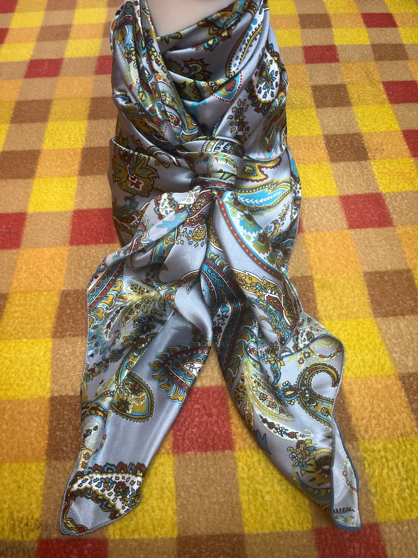 Wild Rag 45x45 silver/teal/gold paisley