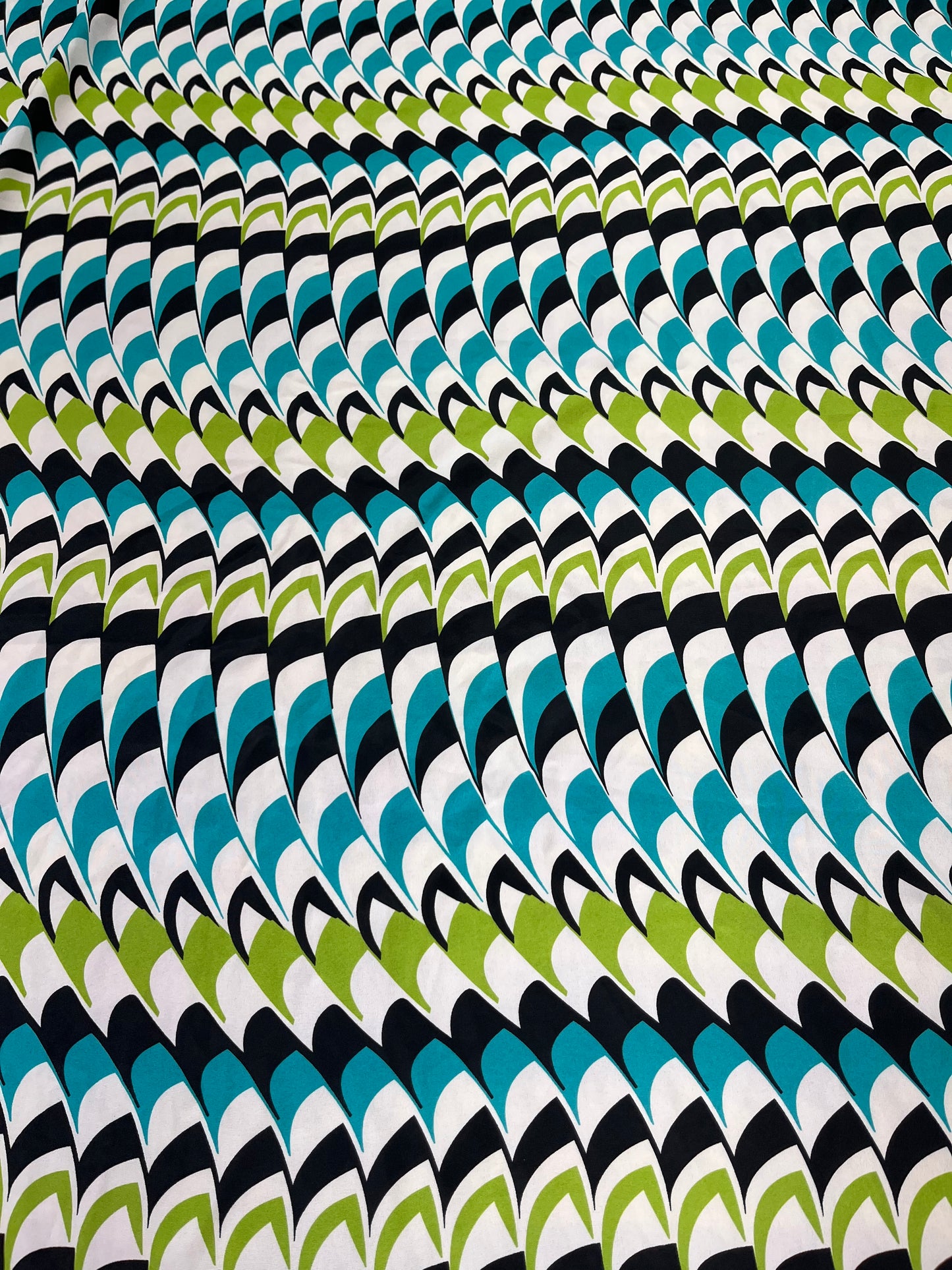 Wild Rag 45x45 blue/green wave pattern