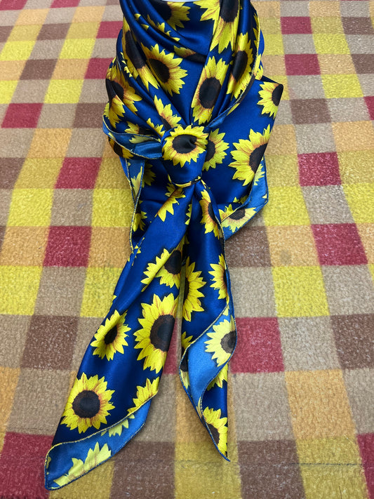 Wild Rag 45x45 blue/sunflowers