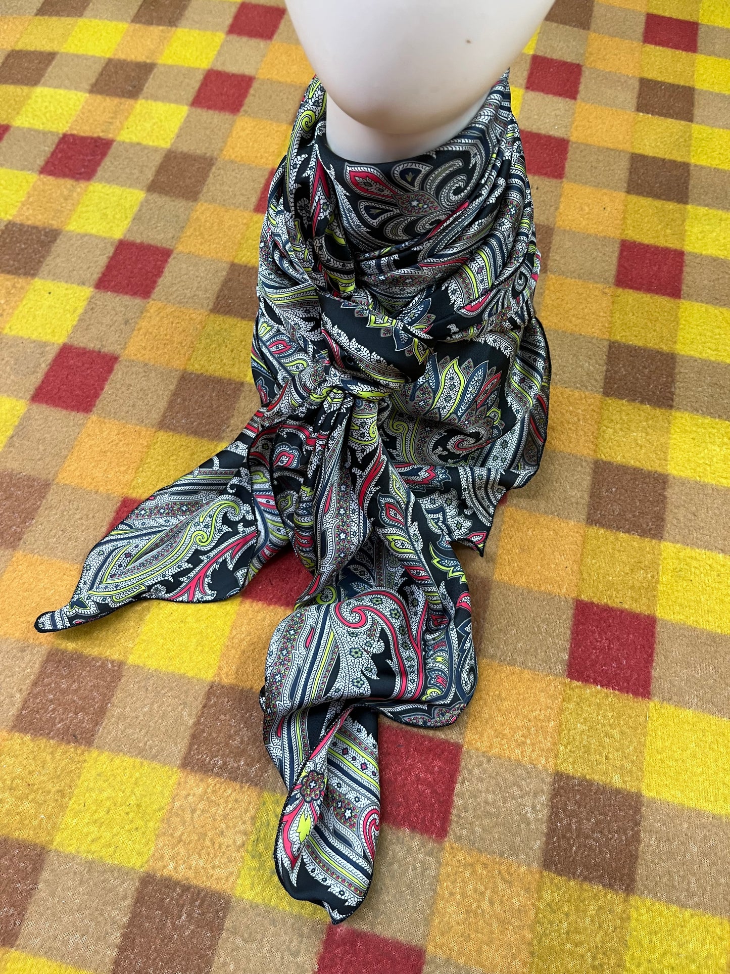 Wild Rag 45x45 black/gold/pink wild Damascus
