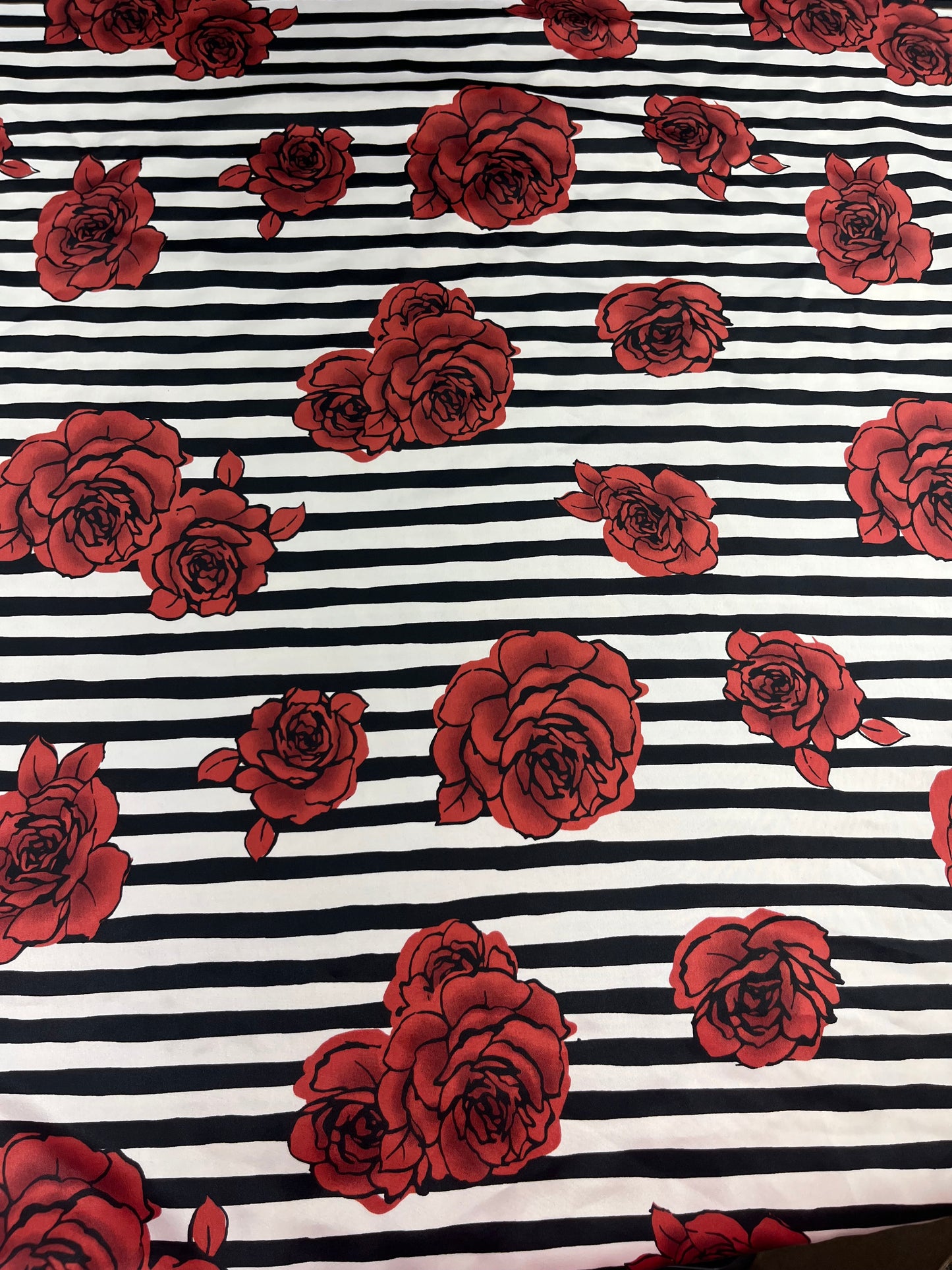 Wild Rag 45x45. Red Roses/ black and white stripe