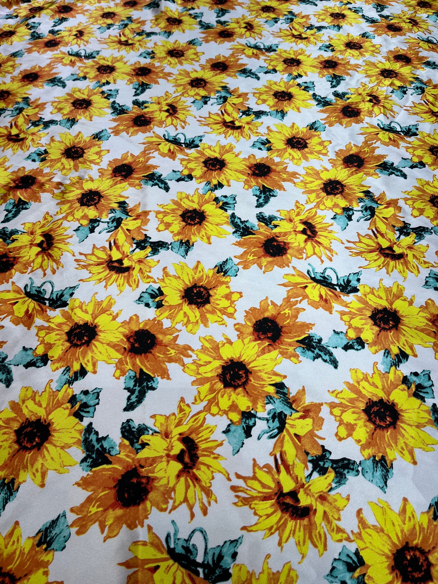 Wild Rag 45x45 white sunflower with leaf