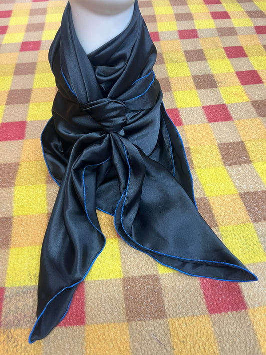 Wild Rag 45x45 black solid/ blue stitching