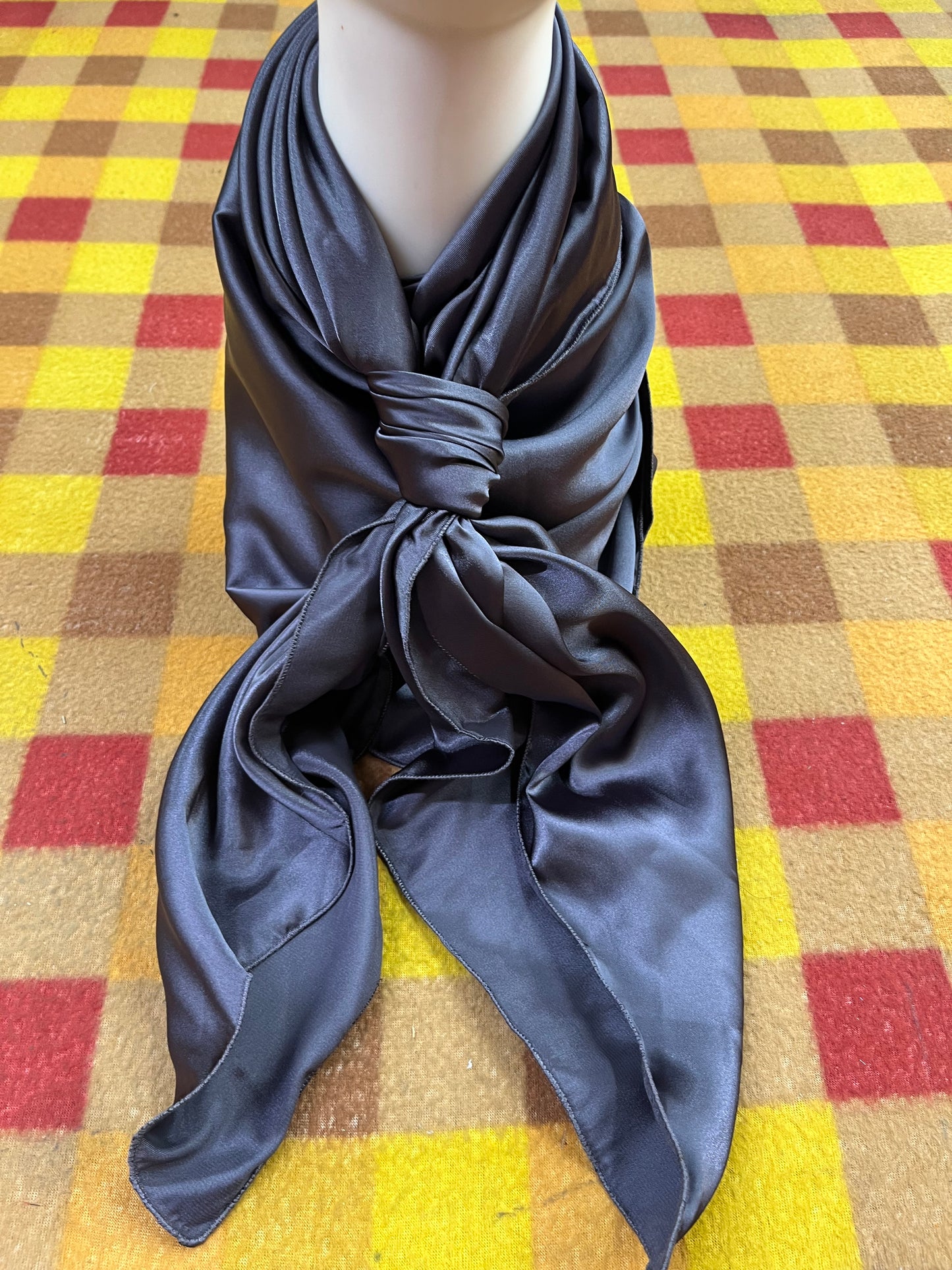 Wild Rag 45x45 dark Grey solid