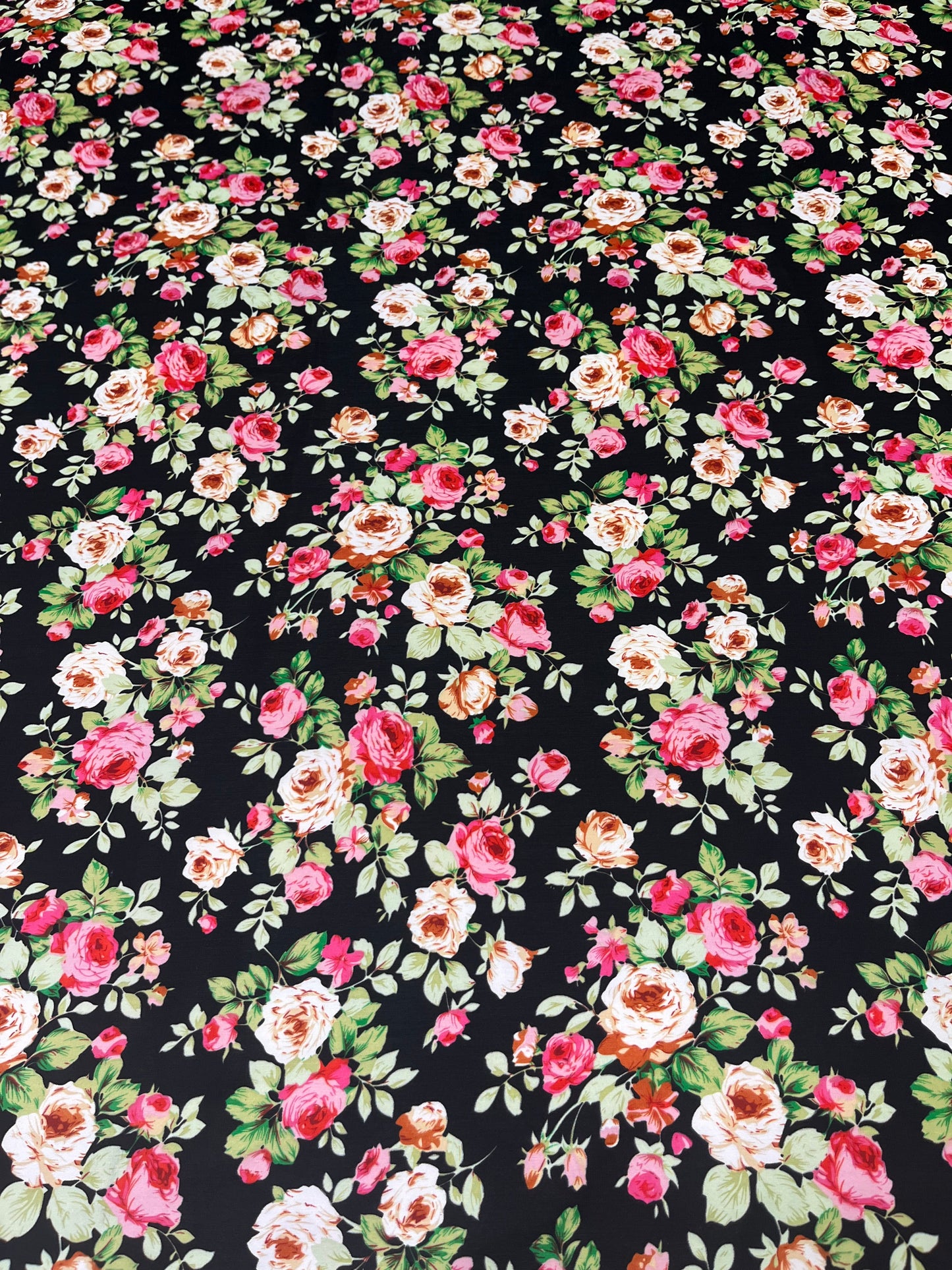 Wild Rag 45x45 black/ pink roses