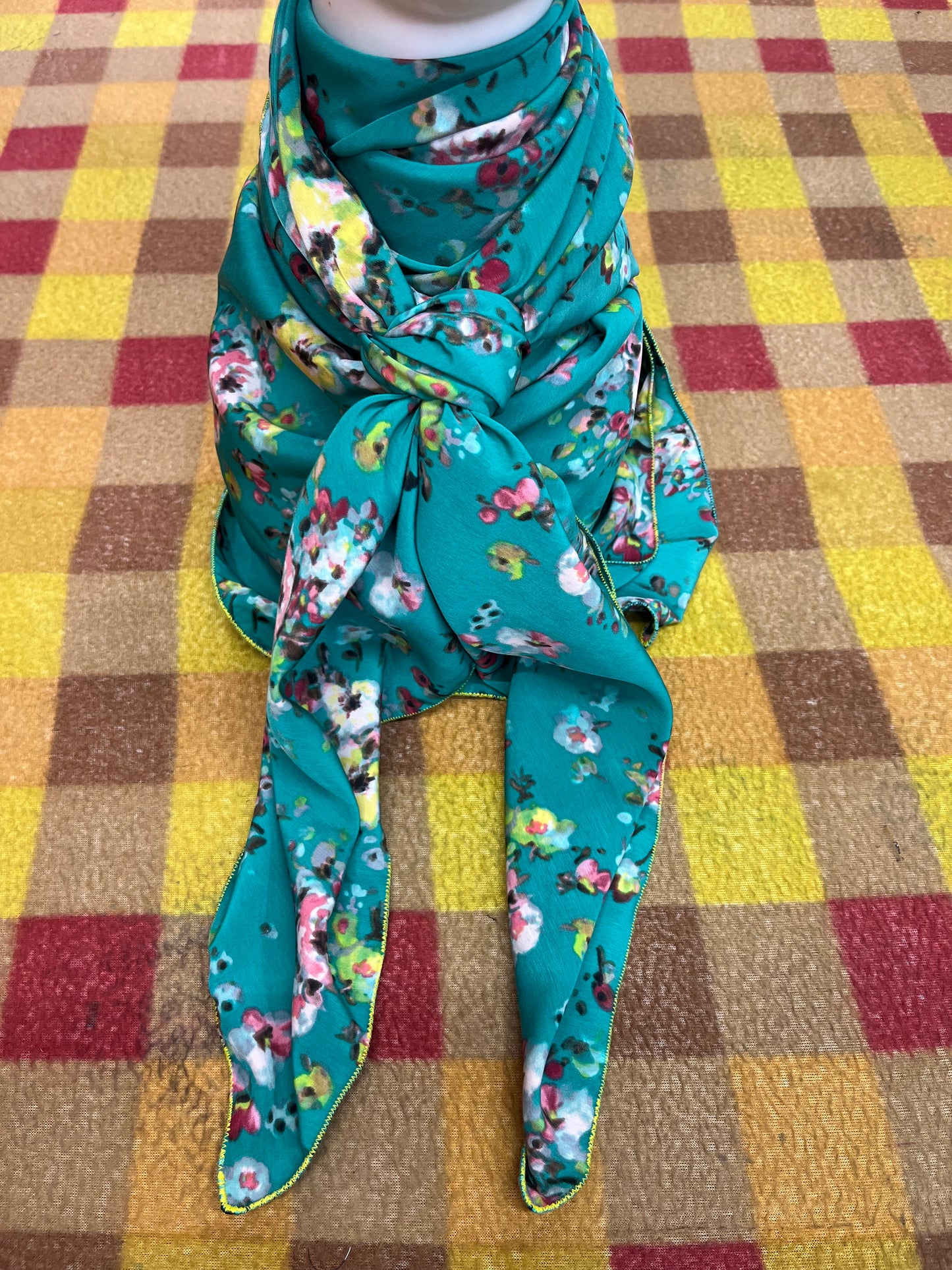 Wild Rag 45x45 turquoise/ yellow/ pink floral