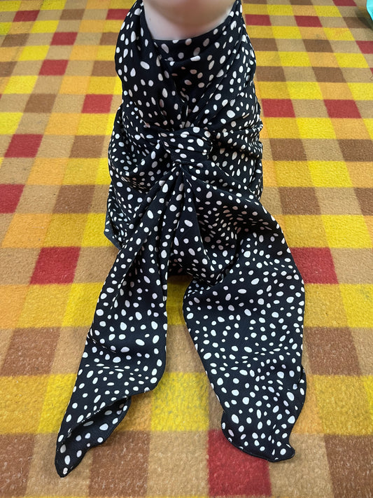 Wild Rag 45x45 black/white polka dots