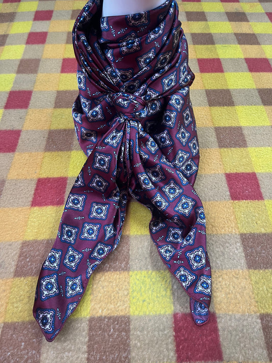 Wild Rag 45x45 burgundy/navy chevron