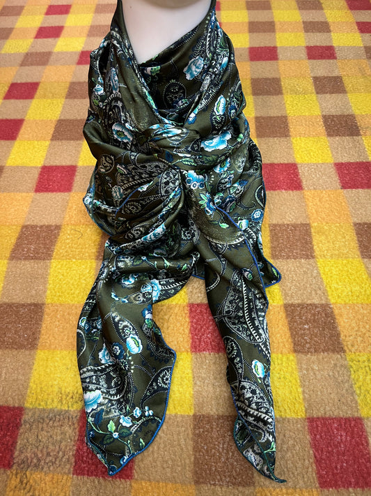 Wild Rag 45x45 green/blue rose paisley