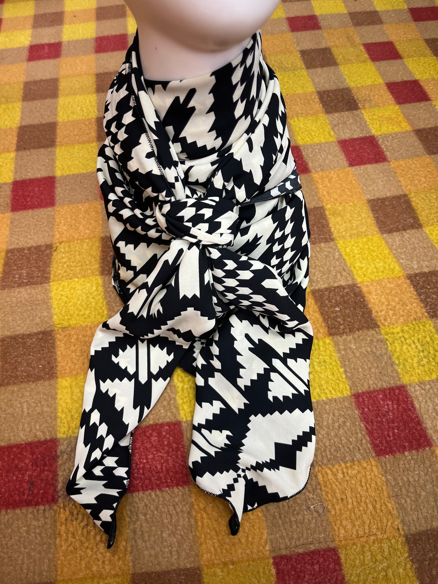 Wild Rags 45x45 black/white diamond