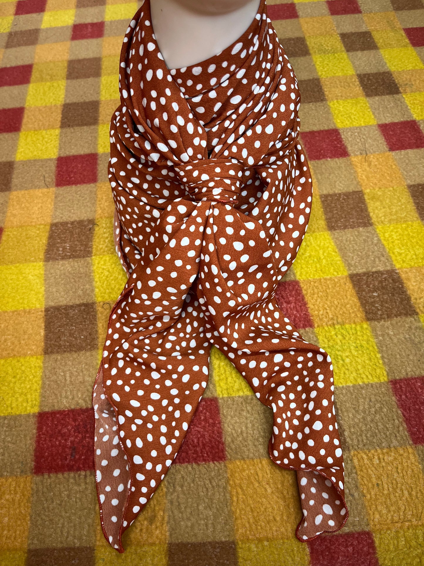 Wild Rags 45x45 rust/white  polka dot