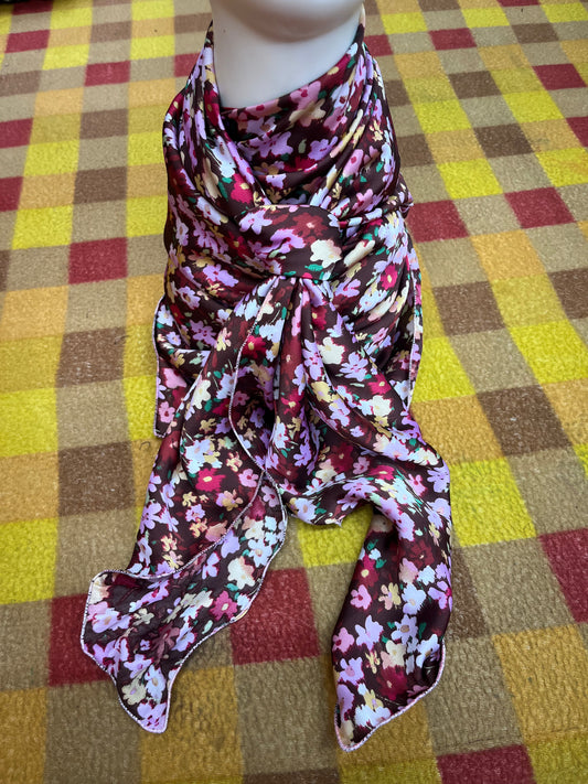 Wild Rags 45x45 maroon/pink flowers