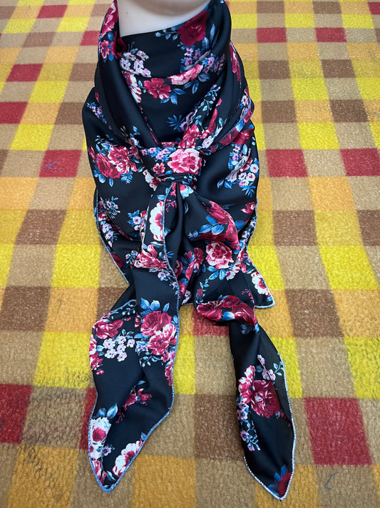 Wild Rag 45x45 black/Red/White/Blue Roses