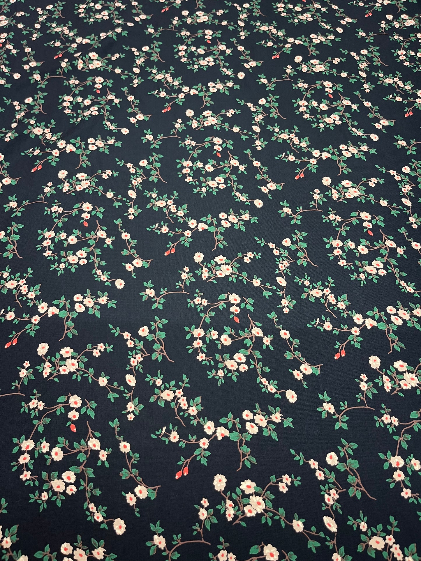 Wild Rag 45x45 black/green/yellow flowers