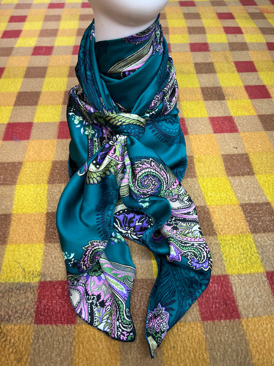 Wild Rag 45x45 Green/pink paisley