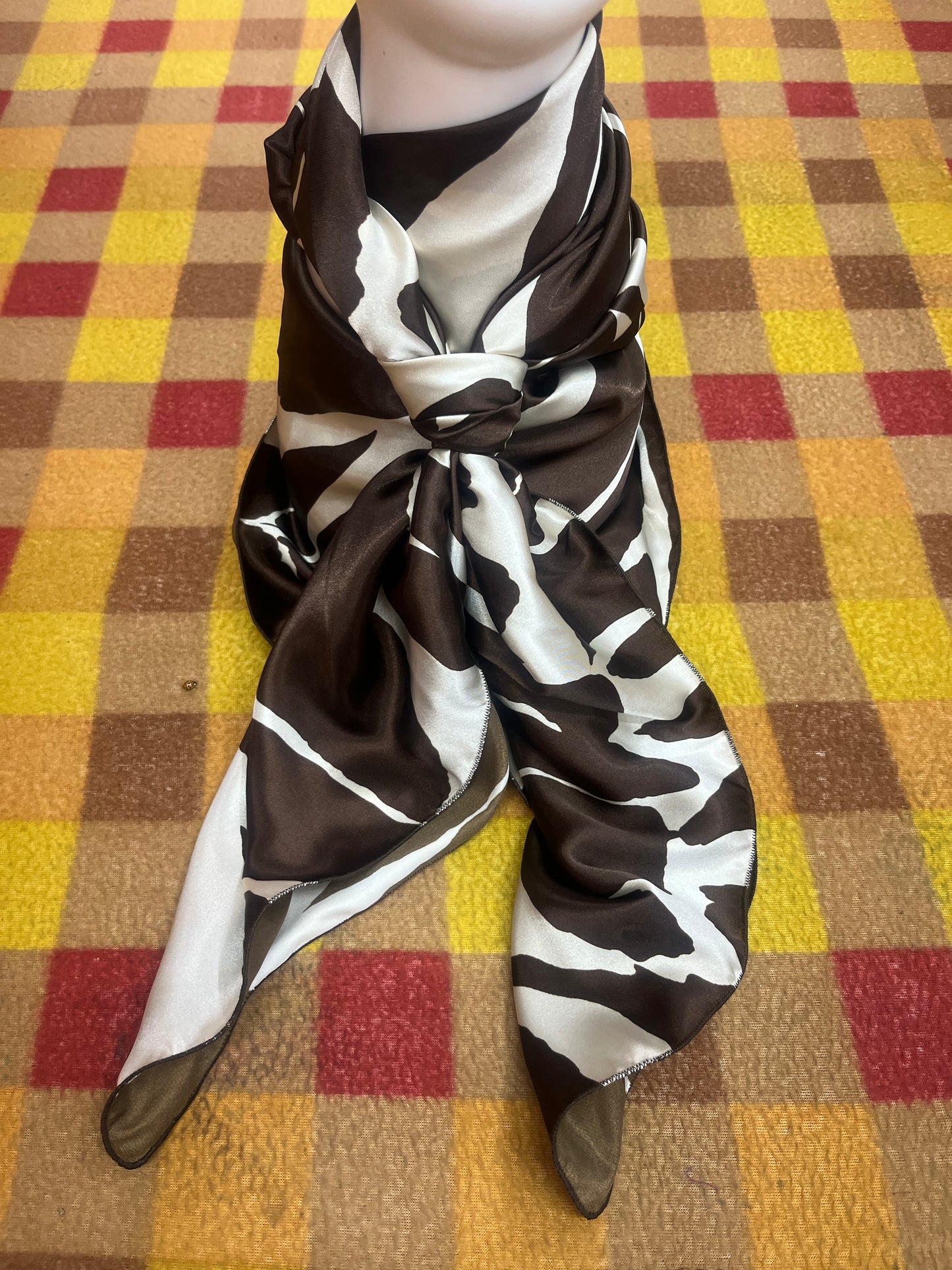 Wild Rag 45x45 Brown/white animal print/ zebra