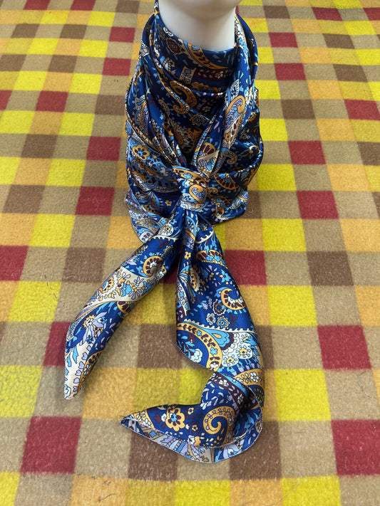 Wild Rag 45x45 navy blue/gold paisley