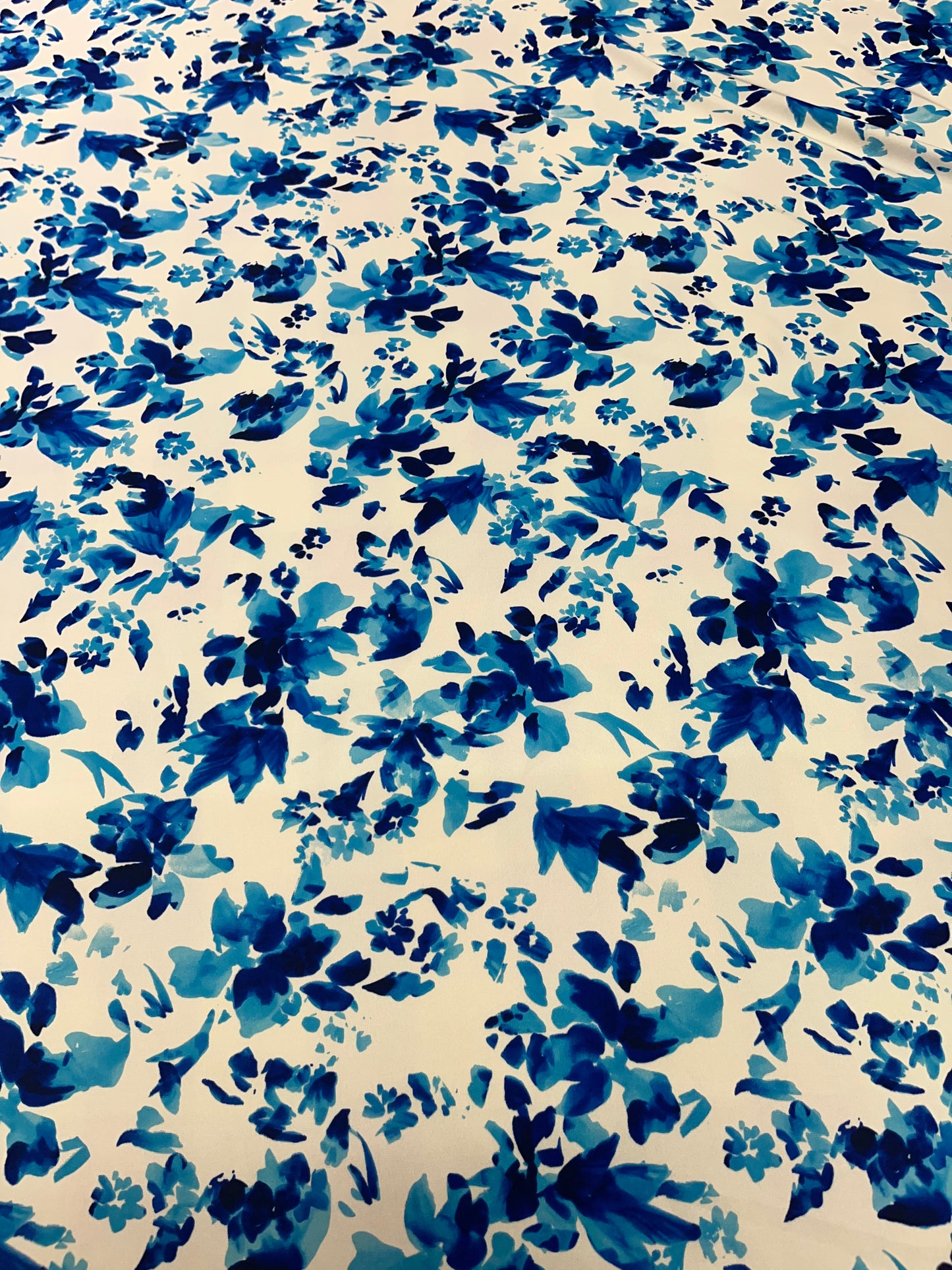 Wild Rag 45x45 blue/white leaf floral