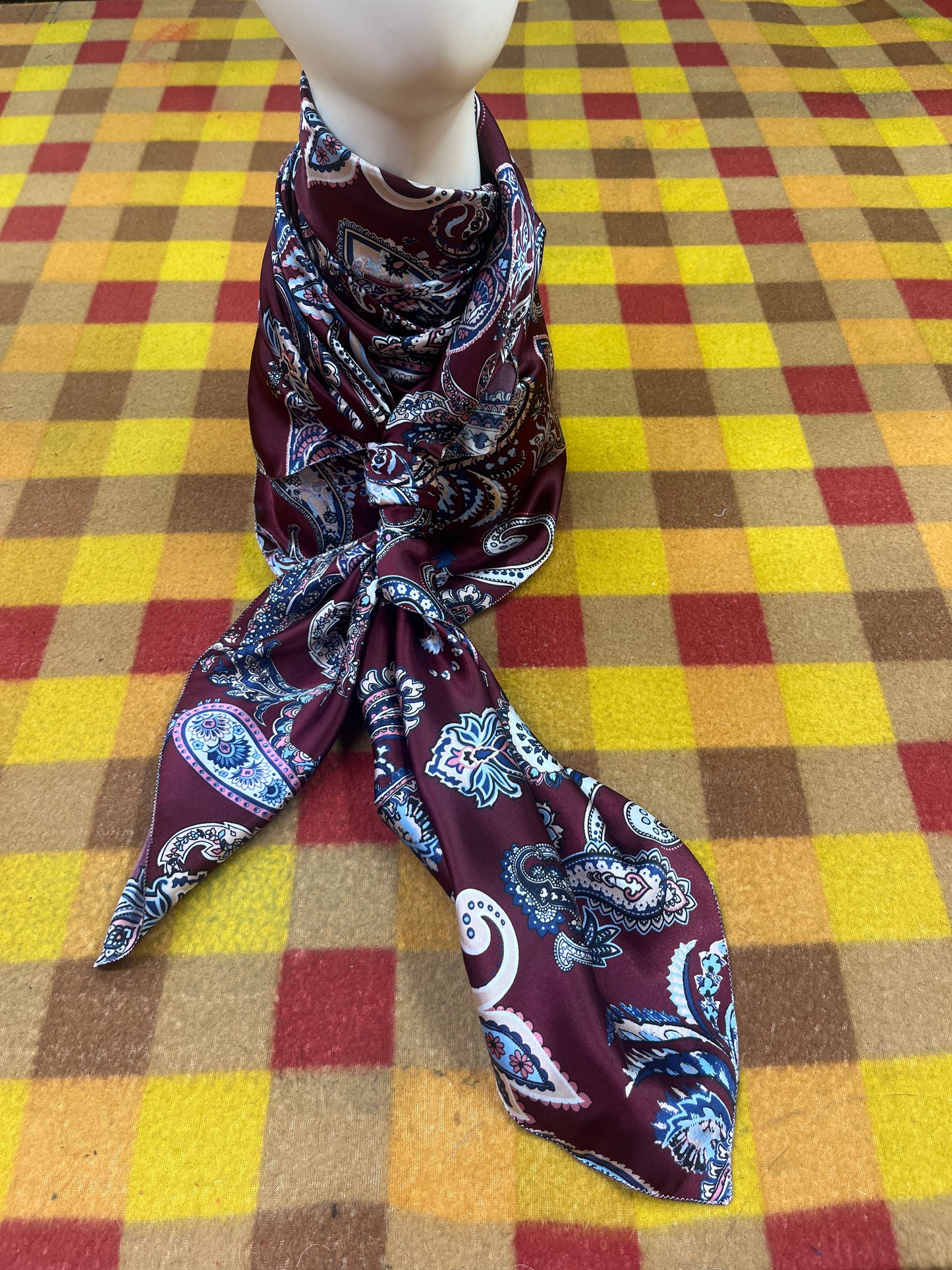 Wild Rag 45x45 maroon paisley