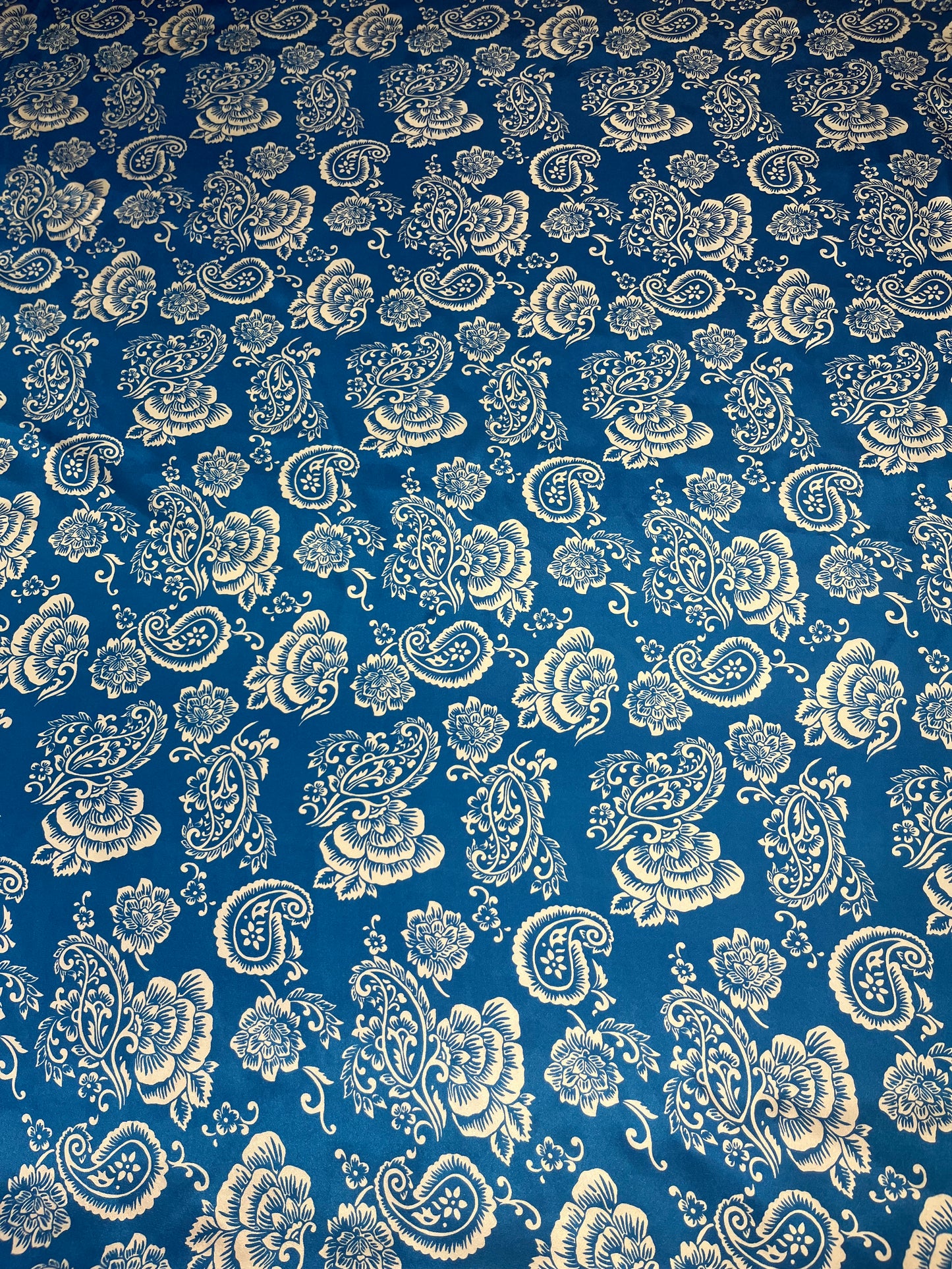 Wild Rag 45x45 blue/white paisley floral