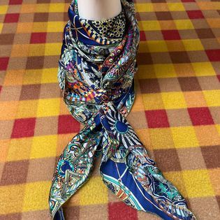 45x45 Wild Rag blue/multi color pinwheel