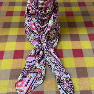 45x45 Wild Rag pink/yellow  diamond